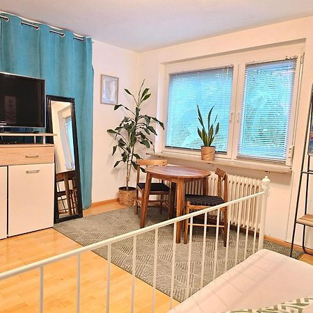 Doppelzimmer 2 I Geteiltes Bad & Kueche I Mit Dem Zug Nur 4 Min Bis Zum Hauptbahnhof Freiburg im Breisgau Exterior foto